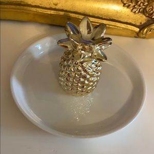 Pineapple jewelry holder